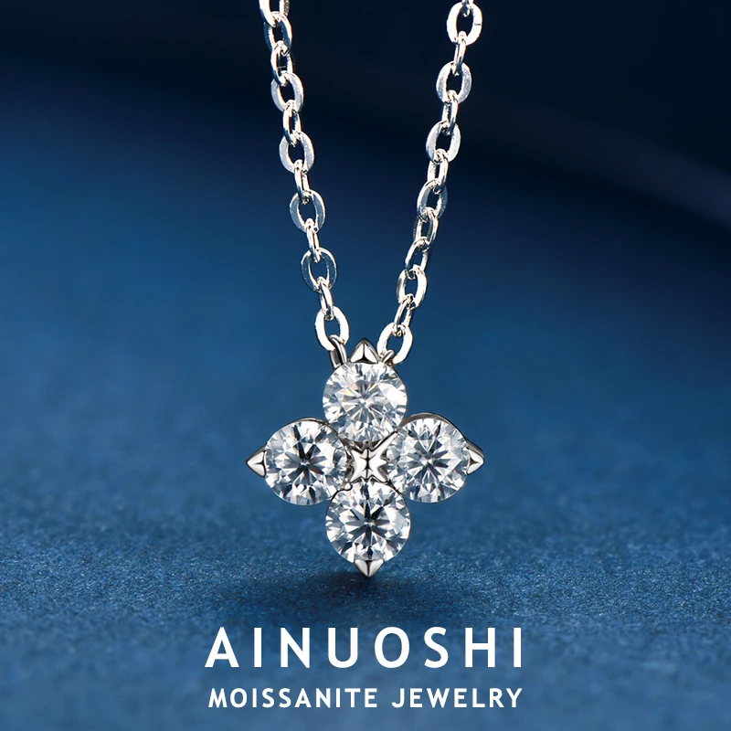 

AINUOSHI 925 Sterling Silver Vintage Four-Leaf Clover Necklaces Round Cut 3mm Moissanite Pendant Necklace for Women Jewelry Gift