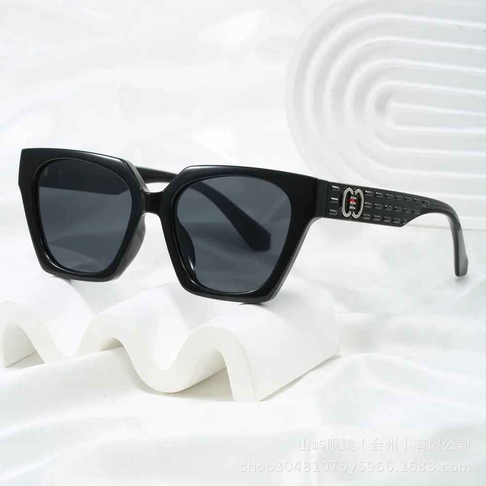 

Новые квадратные поляризованные солнцезащитные очки для женщин для вождения, защита от ультрафиолета, модный модный уличный стиль ​ Горячий продавать универсальный ​