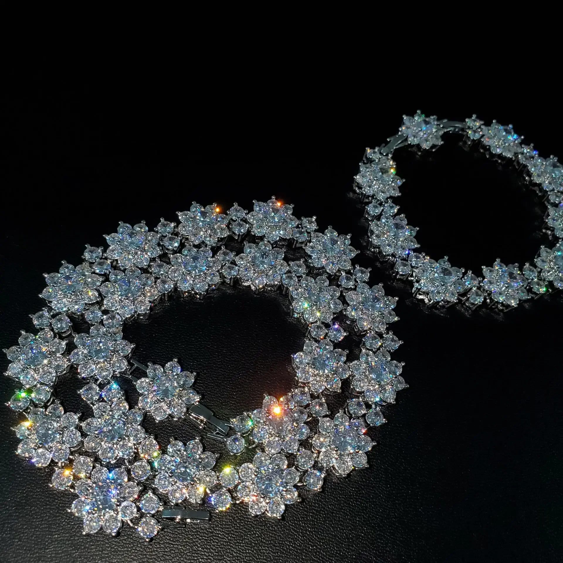 MDL مويسانيتي نمط عباد الشمس قلادة Ins المتخصصة تصميم المد الإناث مطلي S925 الفضة الحلو كول كبار الشعور