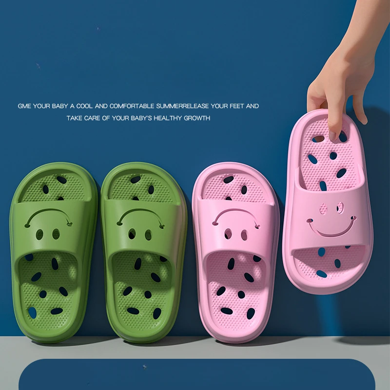 Summer Child Bathroom Sandals Girl Flat Shoes Kids Slippers Boys Shoe Indoor Home Bathroom Sandals Smiley Face Non-Slip Slippers