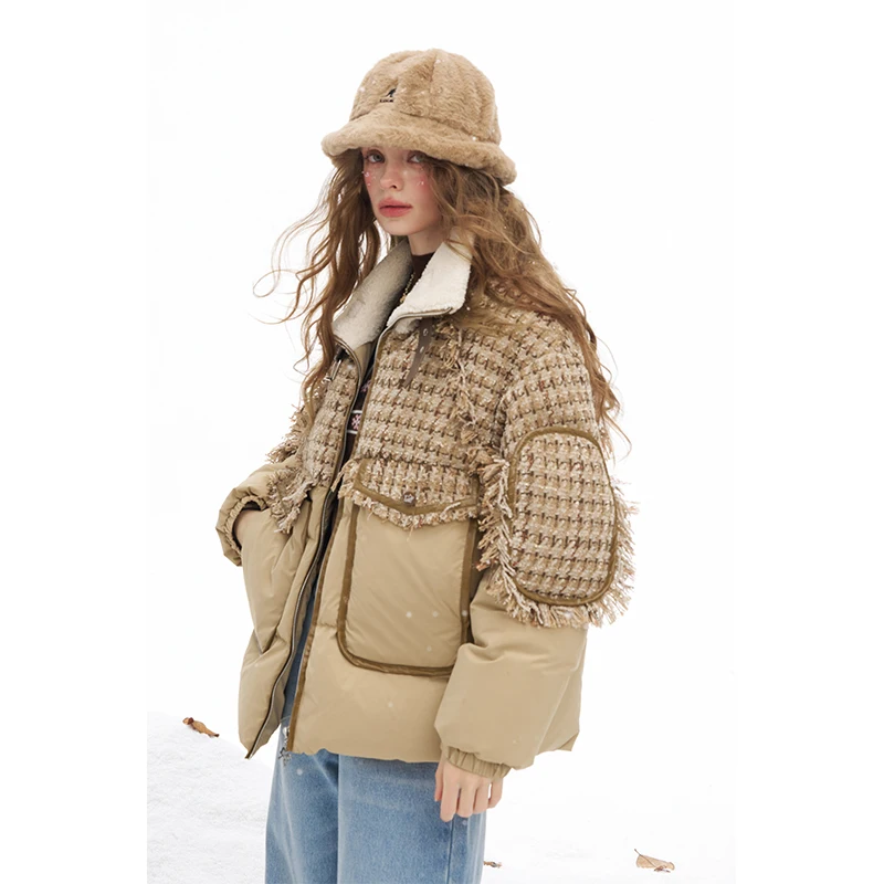 เสื้อแจ็คเก็ตขนเป็ดแบบมีปกปรับได้ ดีไซน์ลายทางแบบ Y2K แต่งผ้าปะติด รุ่นใหม่ประจำฤดูหนาวปี 2025 จาก ELFSACK สำหรับผู้หญิง