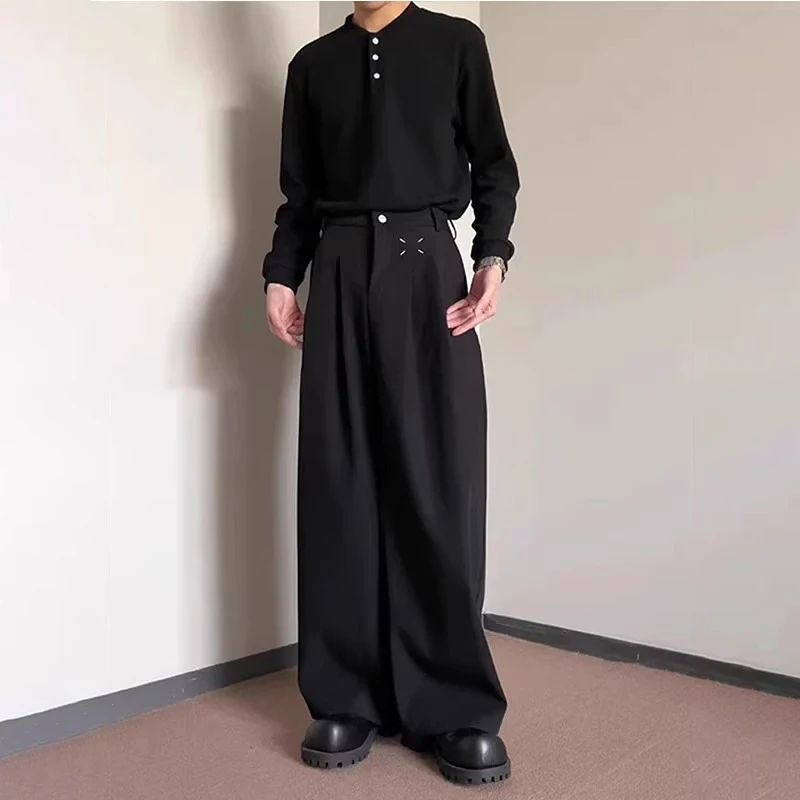 WTHT 패션 남성 단색 주름 루즈핏 아메리칸 스타일 팬츠 트렌디 신상 2025 여름 하이웨이스트 스트레이트 트라우저 2A0876