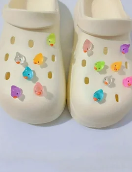 क्रॉक्स के लिए 16 पीस ग्लोइंग डक शू चार्म्स, ABS 3D डक्स के साथ डिटैचेबल DIY एक्सेसरीज़, सभी उम्र के लिए क्रिसमस ग्रेजुएशन गिफ्ट 6 best sales क्रॉक्स गिबिट्स - №4
