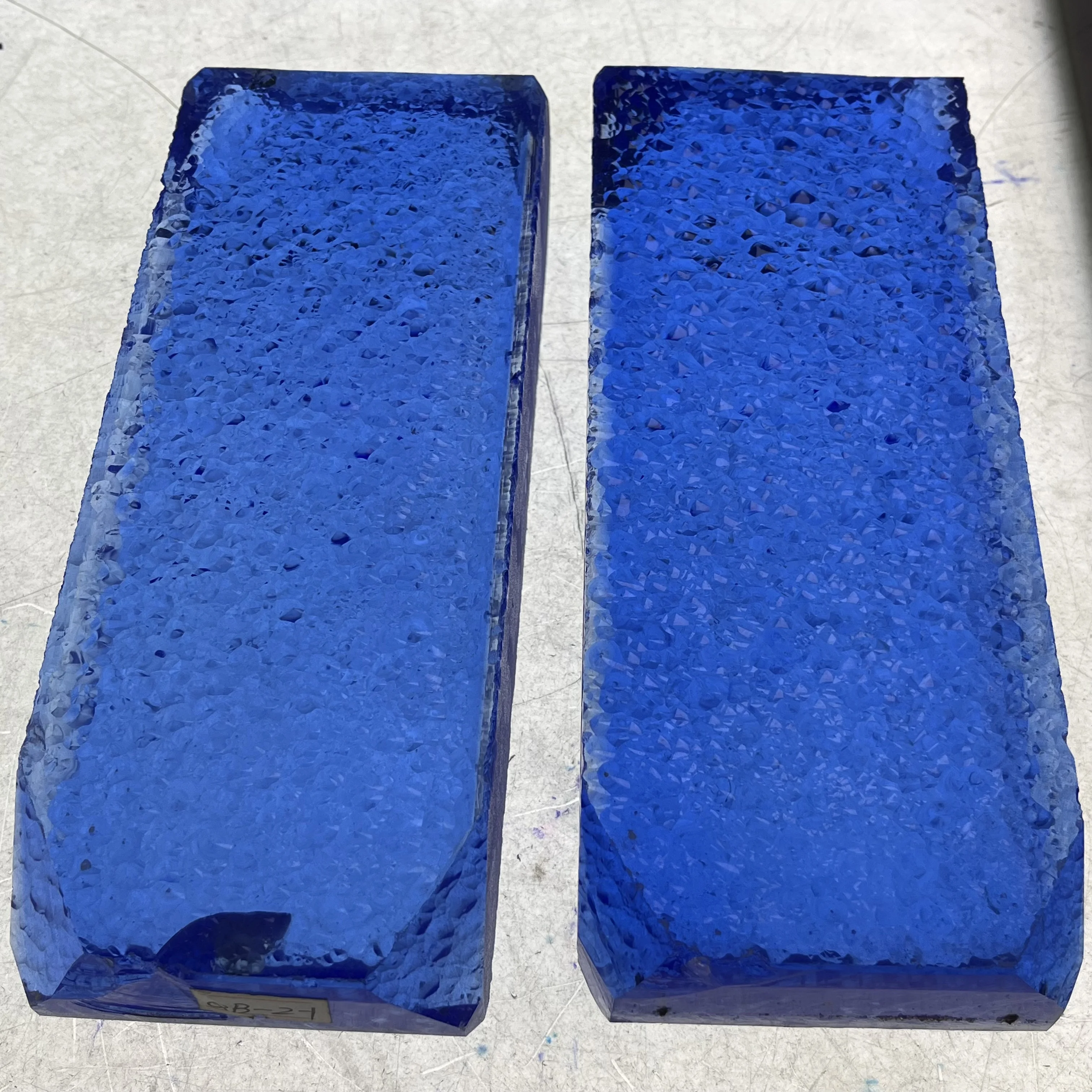 

1.3Kg/1Lot Hydrothermal Quartz Dark Blue Synthetic Crystal Rough Stone Uncut Raw Material For Gemstone Making/Decoration