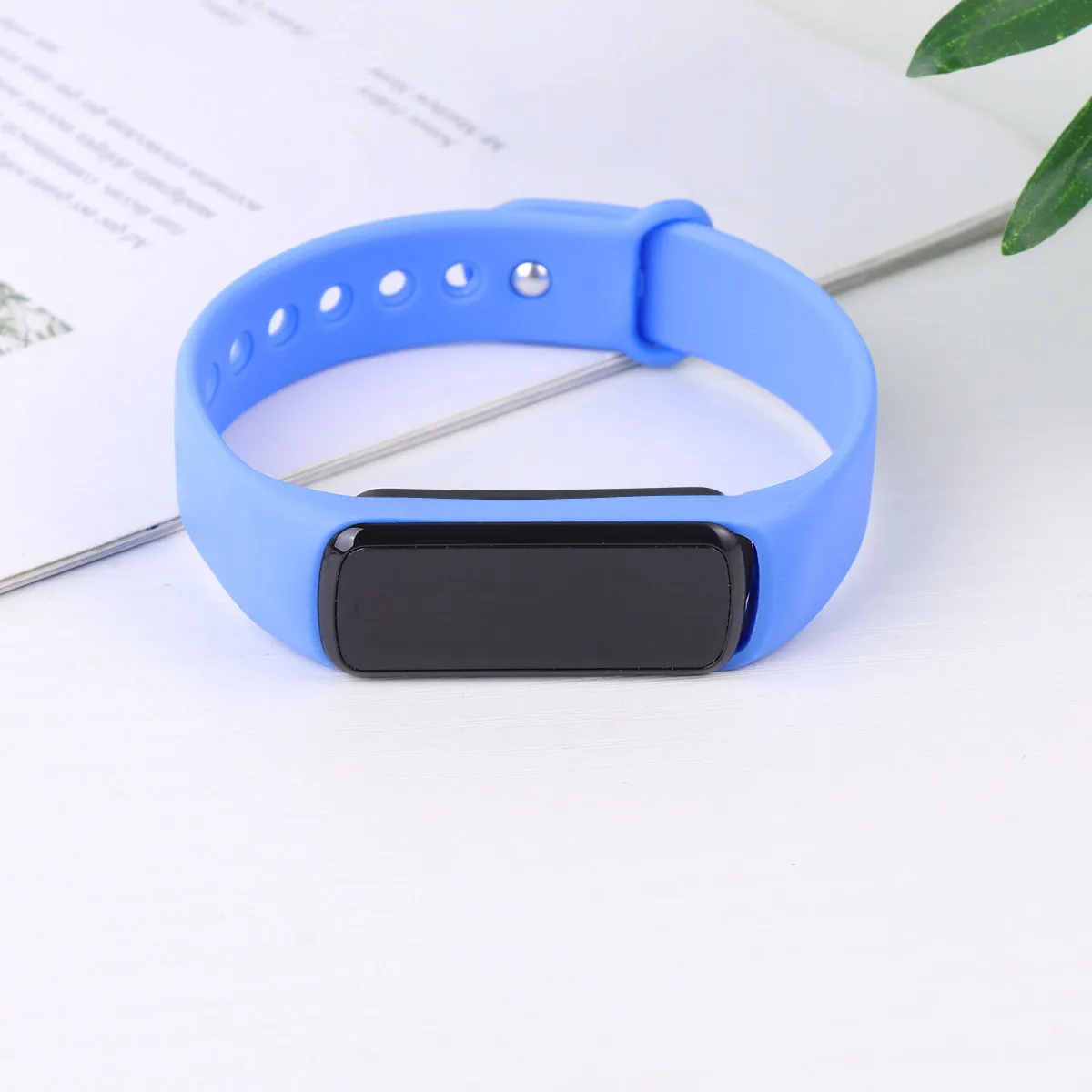 

Smart Bracelet Triple Color Led Display Water Resistant Fitness Tracker Alarm 9 Tones Band For Shower Hand Wash