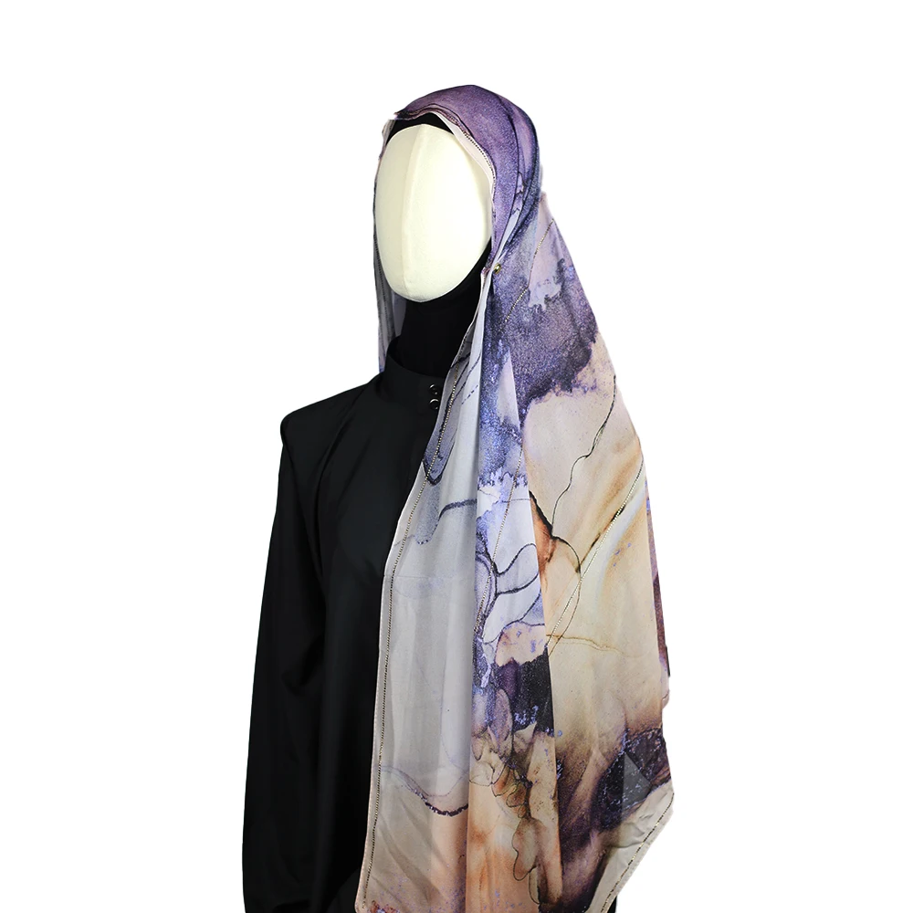 حجاب ذو تأثير رخامي أنيق - زخرفة حجر الراين المتلألئة على شيفون زبداني ناعم، تصميم ألوان مائية باللون الأزرق والأرجواني والبني #2