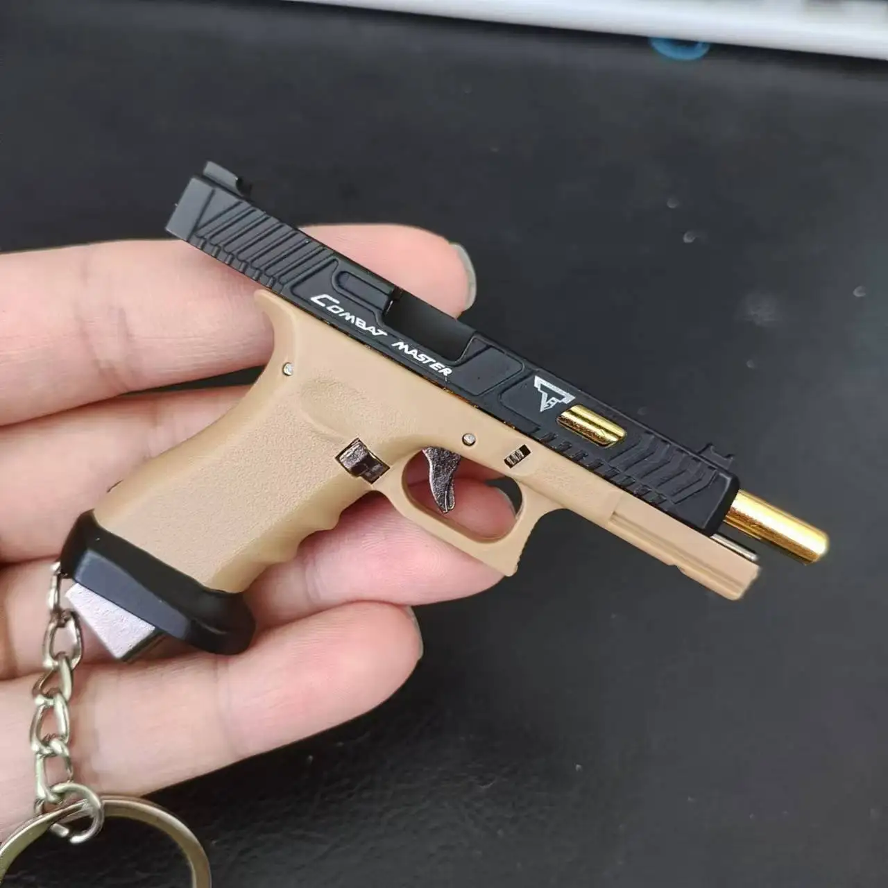 1:3 سبيكة صغيرة TTI G34 مسدس نموذج انفصال مسدس لعبة المفاتيح قلادة مصغرة مسدس جمع لعبة الأولاد الكبار الهدايا