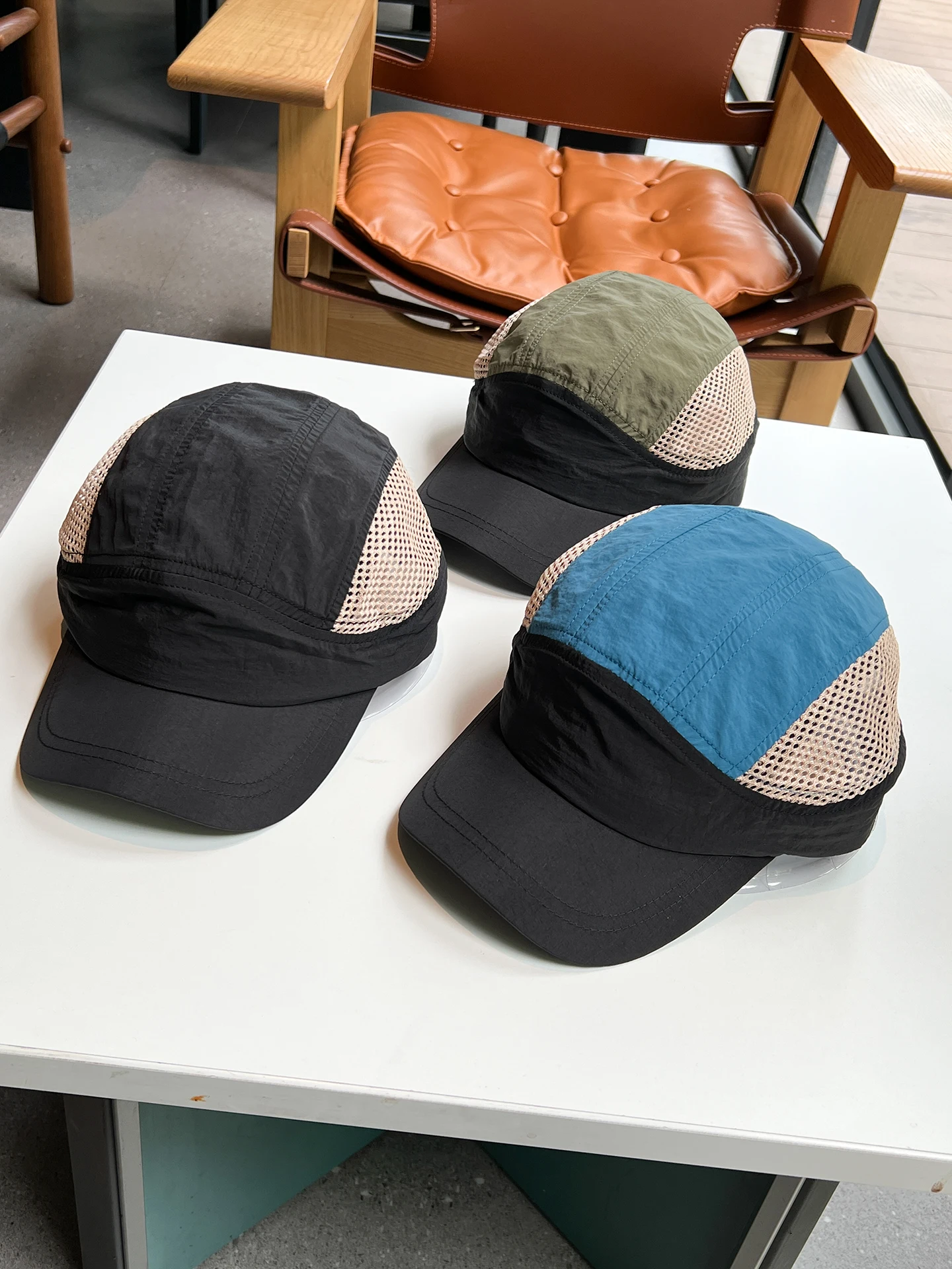 قبعة مطابقة الألوان الرجعية الصيف التجفيف السريع شبكة تنفس قبعة رياضية للرجال والنساء قبعة بيسبول متعددة الاستخدامات عادية