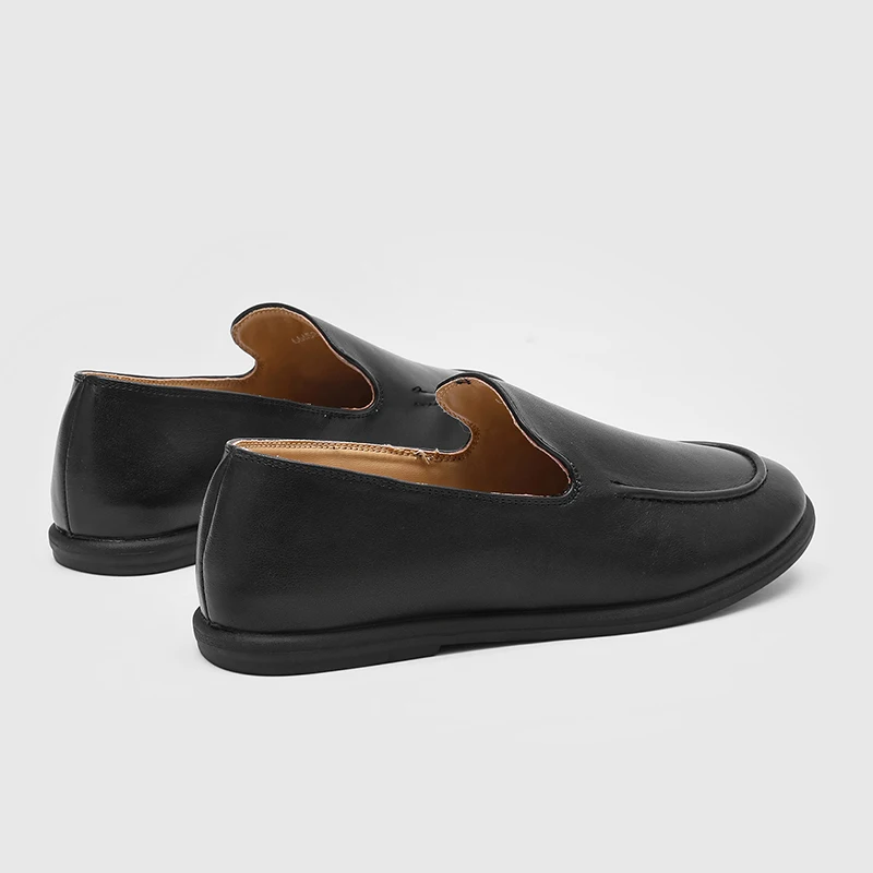 Men Loafers Black Color British Casual Flat Shoes One-piece Lightweight Comfortable Commuting Shoes Outdoor Hiking Shoes Men