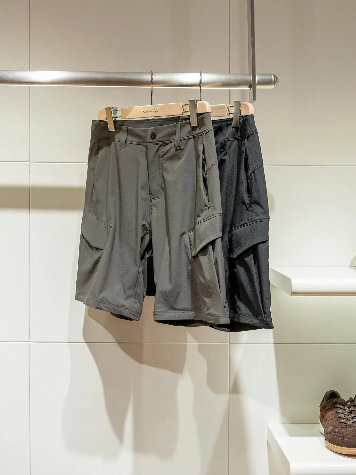 Afbeelding 6: Zomerse casual loszittende ademende modieuze licht luxe heren shorts