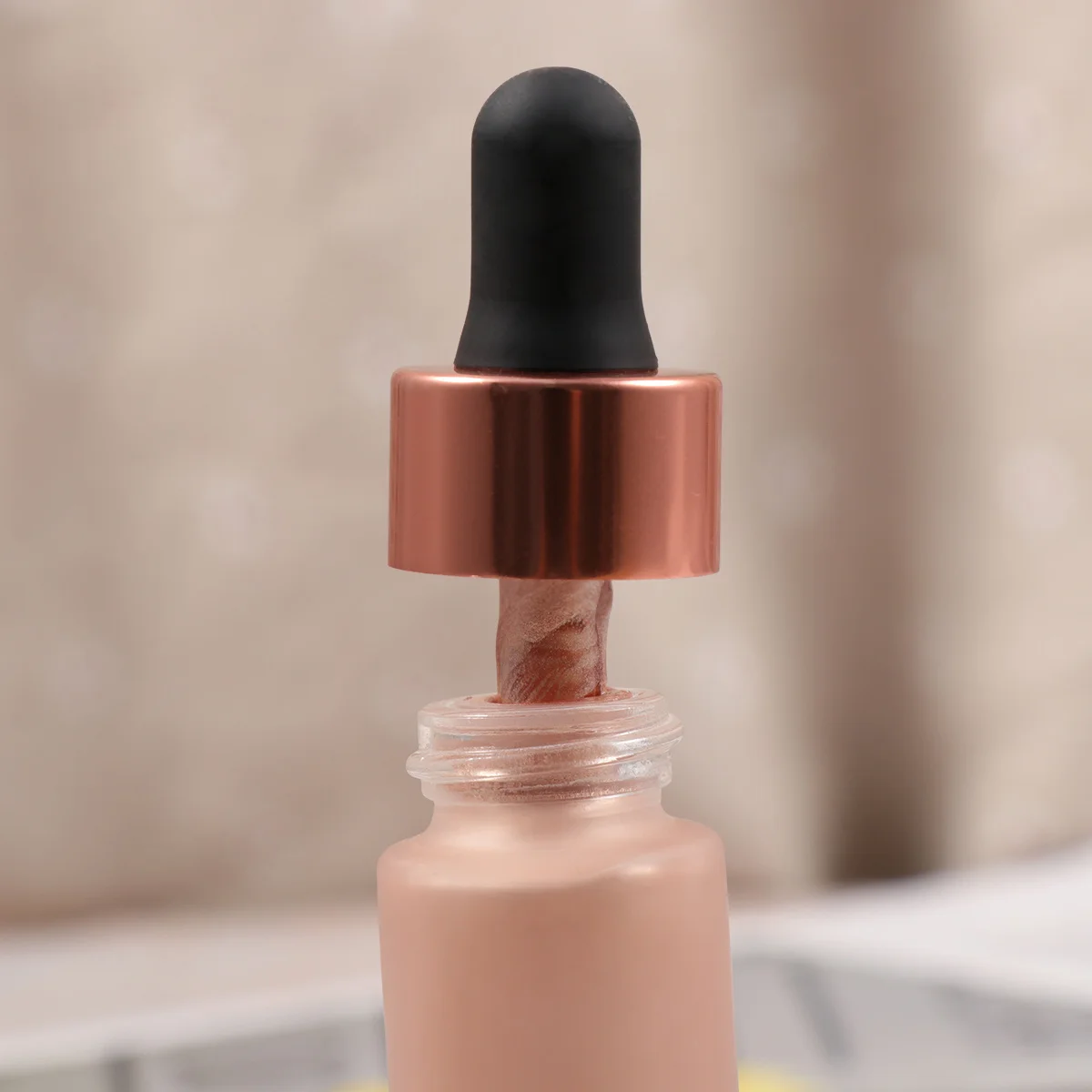 

Liquid Highlighter Drop Shimmery Glow Makeup Long-Lasting Face Bling Eyeliner Glitter Eyeshadow