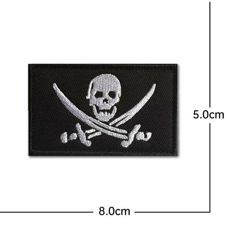 Parche táctico bordado calavera blanco negro con velcro - imagen 3