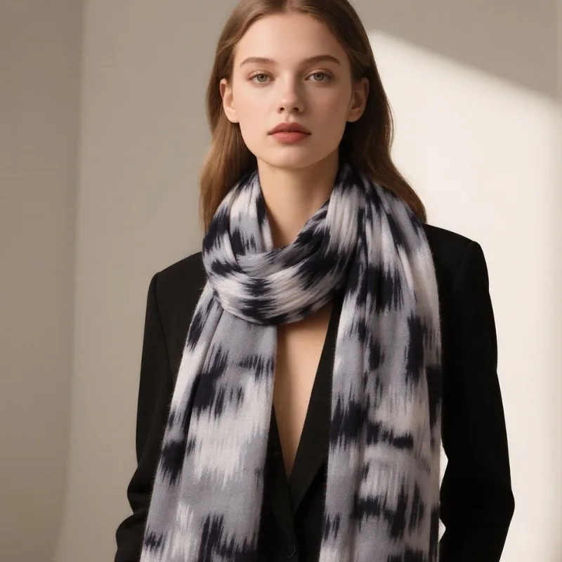 

Minimalist Scarf Women 2025-Lightweight Oversized Wrap, Soft Plaid Print Scarf for Office & Travel, Breathable Winter Accessory