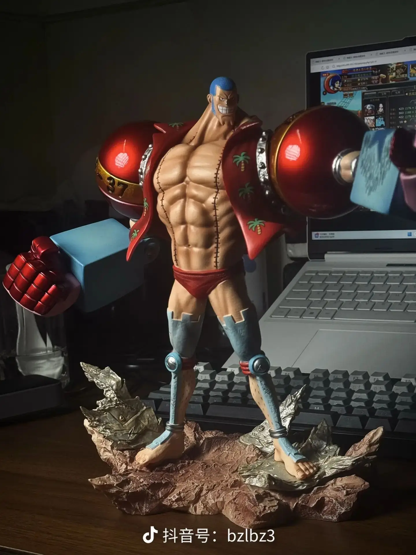 IN STOCK LK studio 28cm ONE PIECE Anime Figures Franky Figurine Figures Pvc Statue Room decoration collection Model Toys Gifts