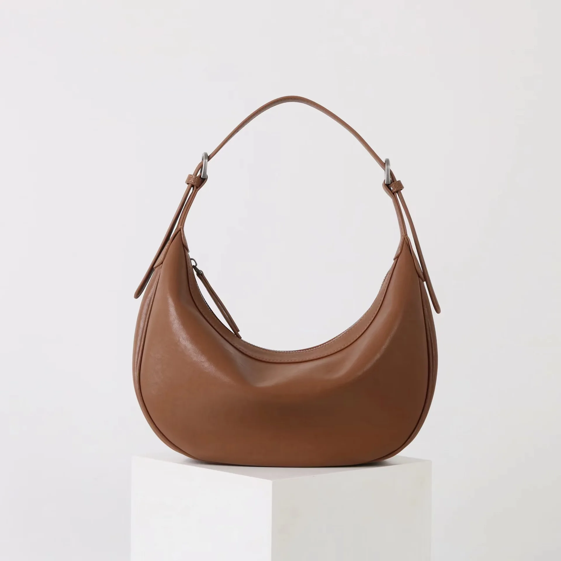 

Genuine leather underarm bag 2025 new niche design top layer cowhide vintage commuter crossbody bag fashion ladies shoulder bag