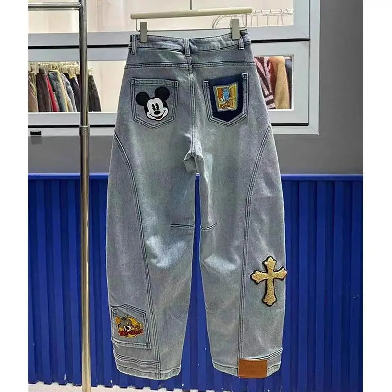 Jeans con lama curva ricamata alla moda di Topolino simpatico cartone animato Disney, nuovi pantaloni larghi a forma di banana versatili e alla moda.