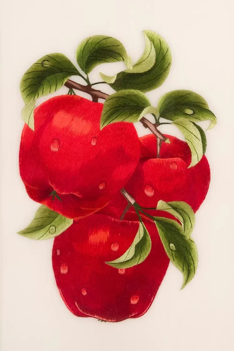 DIY Suzhou Embroidery Kit: Playful Fruit Designs, Complete Set to Create Wall Art, Includes Silk Threads, Fabric and Hoop