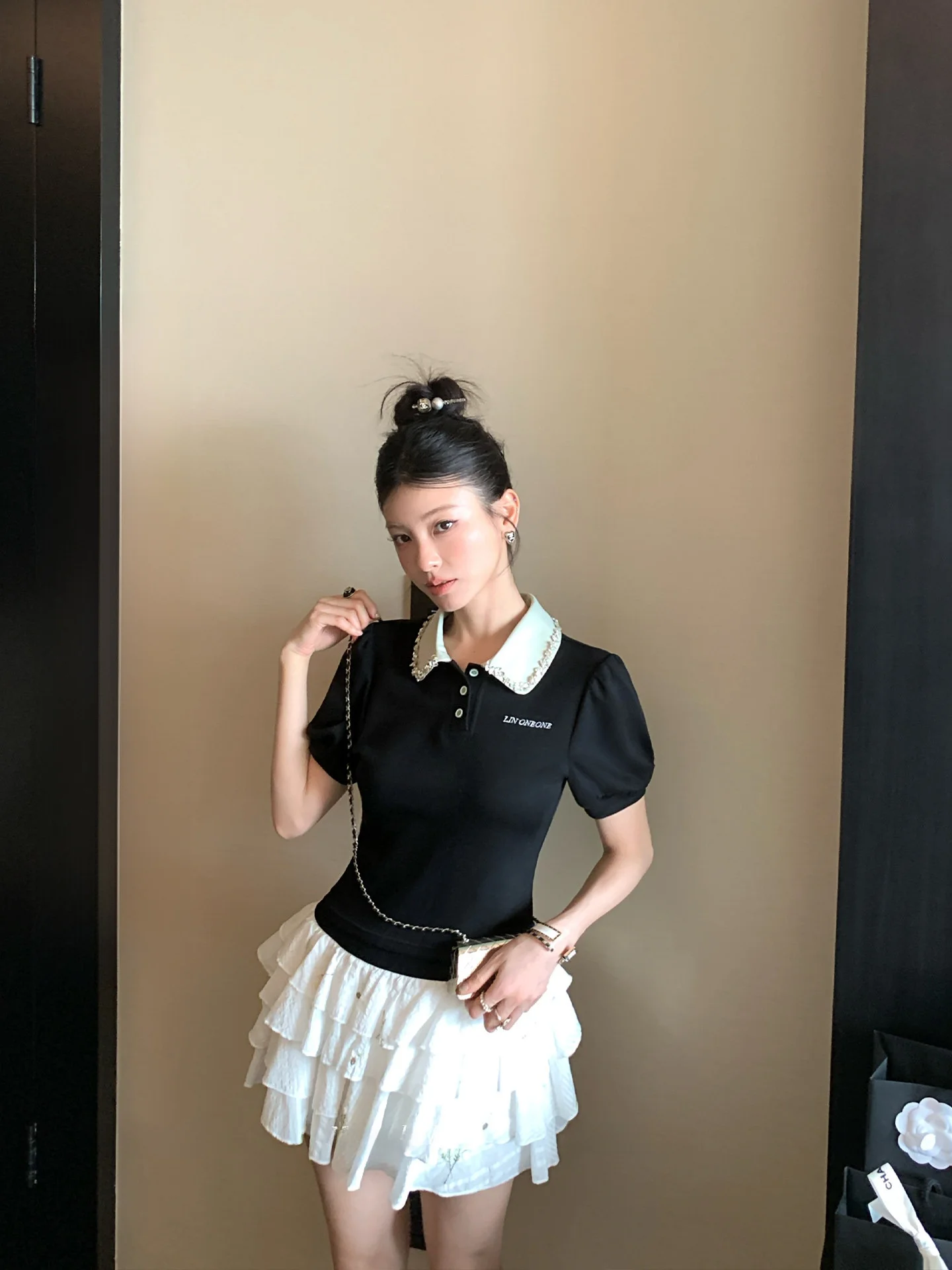 

LIONE Heartbeat Miu Series Short Sleeve T-Shirt Embroidered Lace Diamond Doll Collar Skirt Set Summer Fashion Women's Outfit