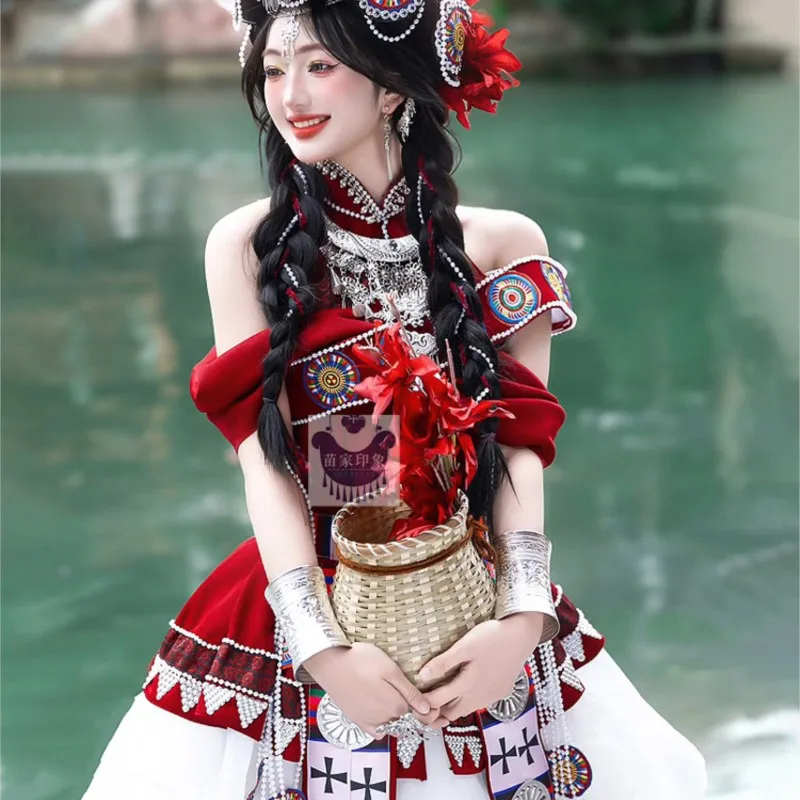 Nova fotografia de roupas exóticas nacional vermelho menina conjunto viagem