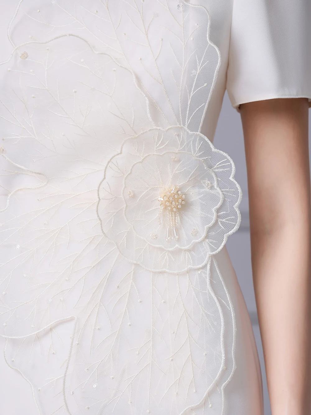 Ele White Evening Dr Damen-Sommer-Neues Sle 2025, bodenlanger Wickel-Körperrock, europäischer Organza-3D-Blume, hohe Taille