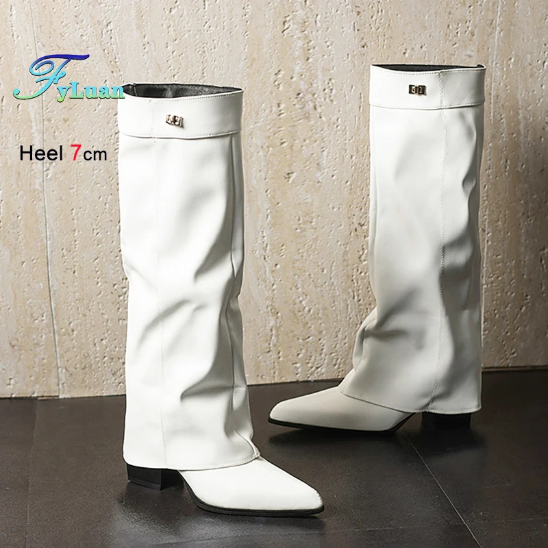 

Осенне-зимние брюки на массивном каблуке 7 см с перевернутым краем, женские белые кожаные сапоги до колена, обувь T Show в западном стиле