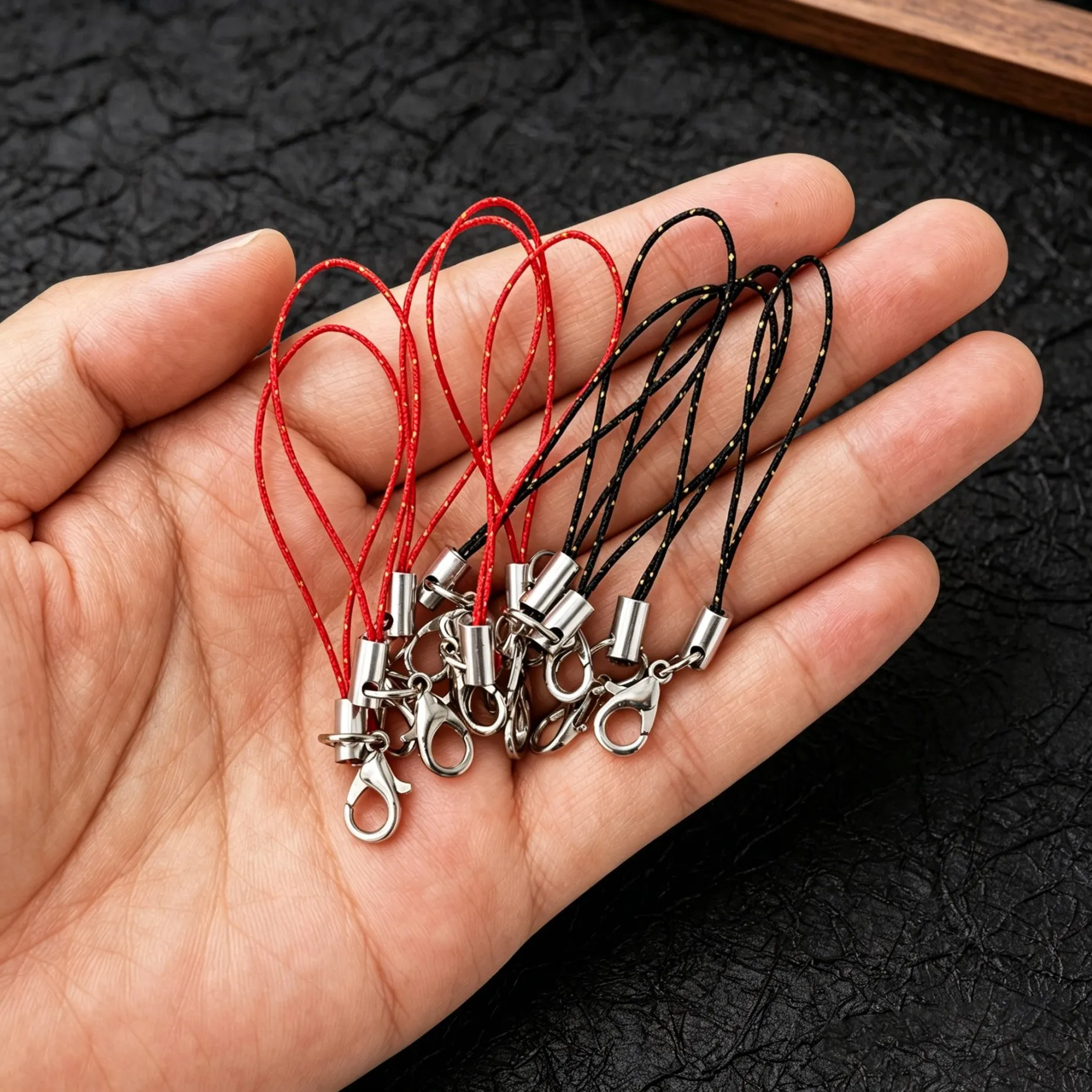 100 Stück Schlüsselbänder mit Karabinerhaken, Seil-Schlüsselanhänger, Handy-Set, Charms, Schlüsselringe, Taschenzubehör, Bastelbedarf – Detail 5