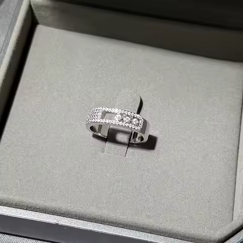 925 sterling silver gold-plated classic three diamond belt ring. Mobile diamonds