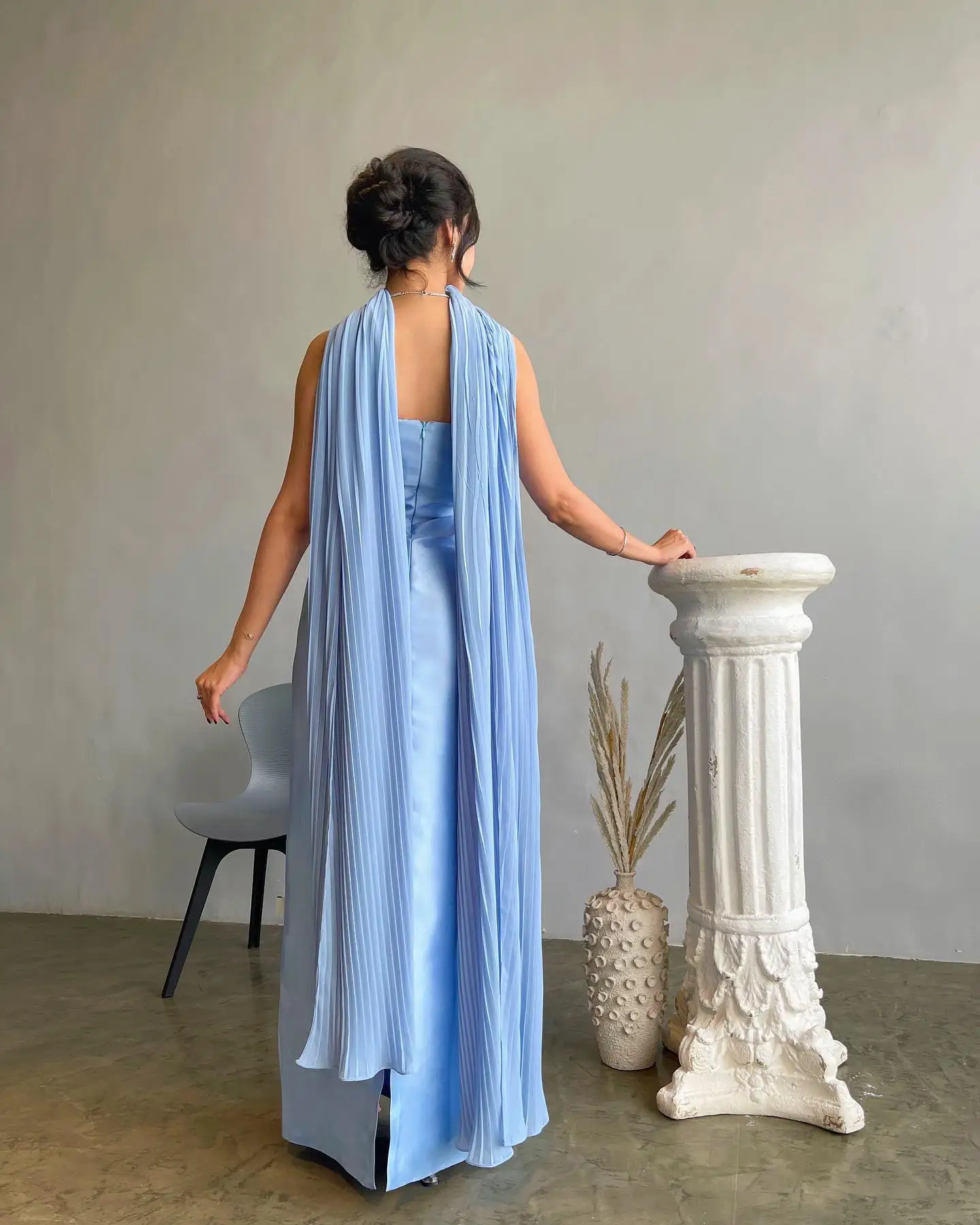 2025 выполненное на заказ атласное платье для выпускного вечера без бретелек без рукавов, классическое вечернее платье с разрезом сзади и лентами на молнии сзади, расшитое блестками