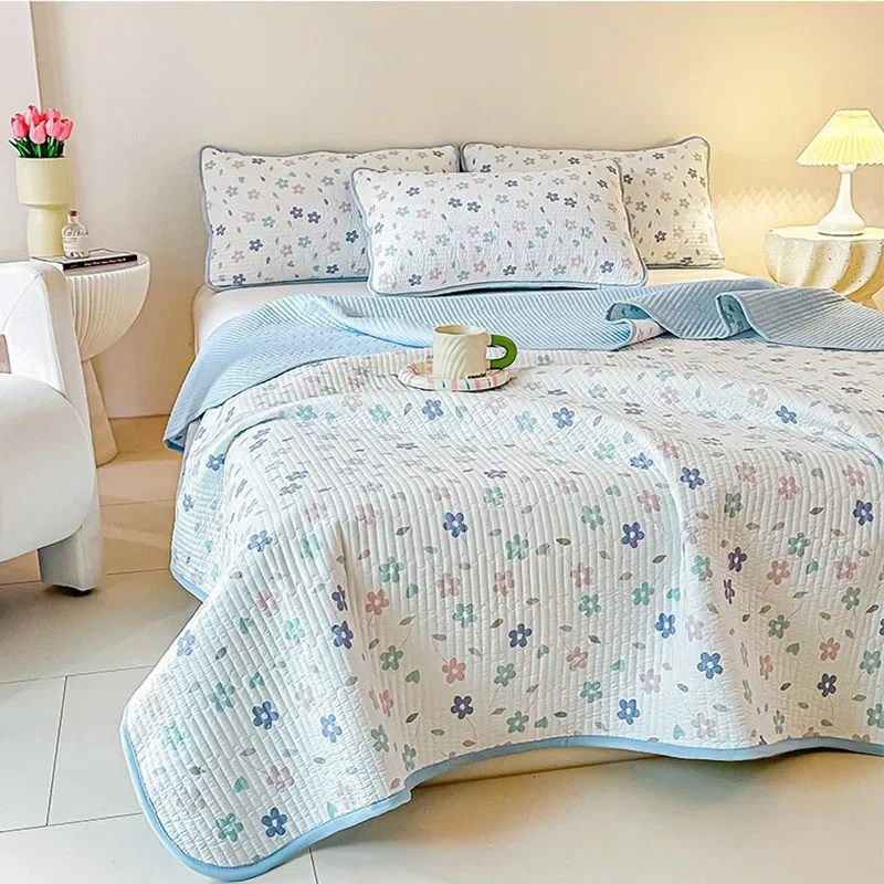 Rural Floral Print Single Bedspread Washable Double-Sided Quilted Bed Cover for All Seasons Cozy Flat Sheet for Queen King