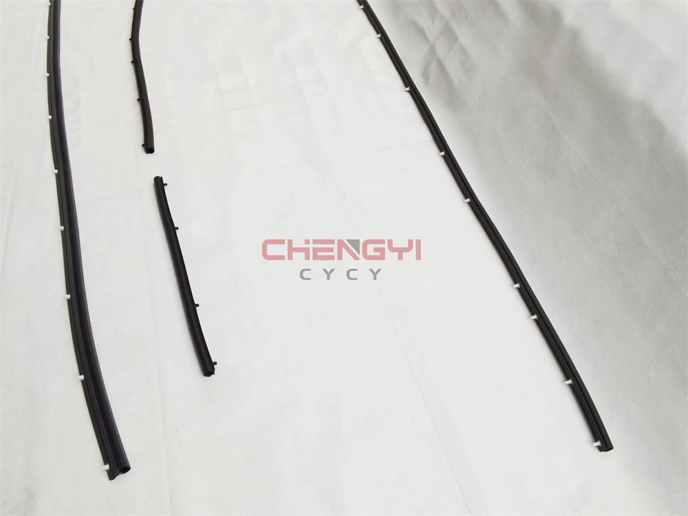 1PCS Engine Hood Sealing Strip Rubber Strip Per For Pajero Montero V87W V93W V97W 5902A017 5902A015 5902A016 5902A054 MR523297