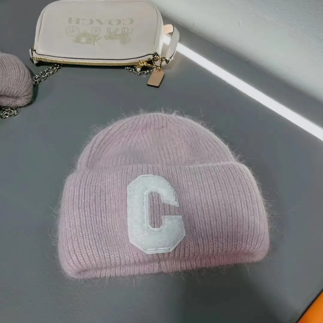 2023 neue Luxus Echt Kaninchen Fell Mützen Frauen Designer Brief C Winter Hut Mode Stricken Motorhaube Weichen, Flauschigen Warme Skullies Kappe – Detail 9