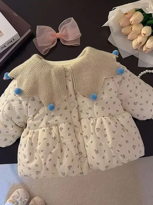 

Хлопковое дэт Thiened для маленьких девочек, зимнее модное корейское детское пальто с цветочным принтом и воротником-стойкой на подкладке