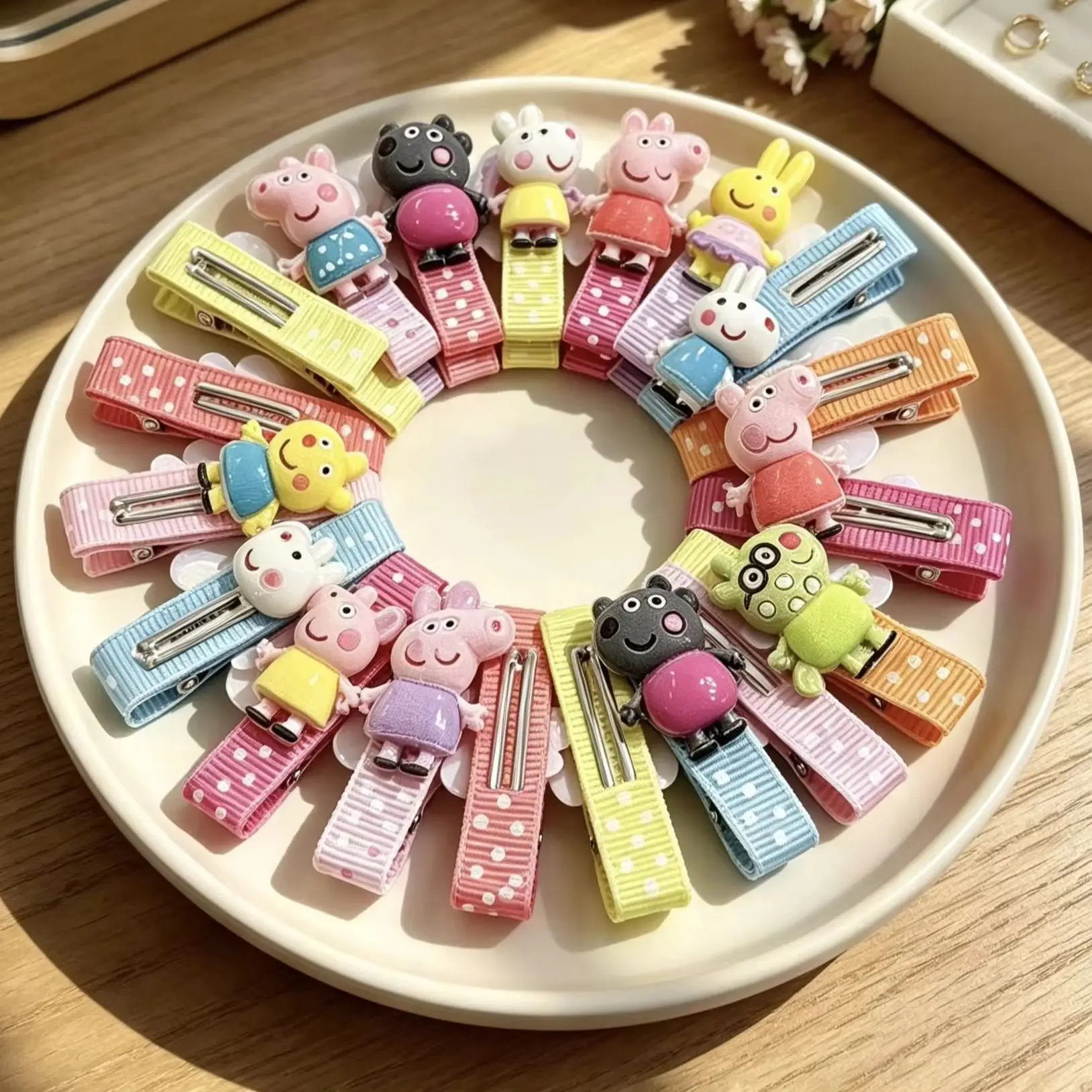 Peppa Pig 10‑Pack Subtle Glow Hair Clips Cartoon Silhouette Motifs Exquisite Hair Accessory Collector‑Gift For Cartoon