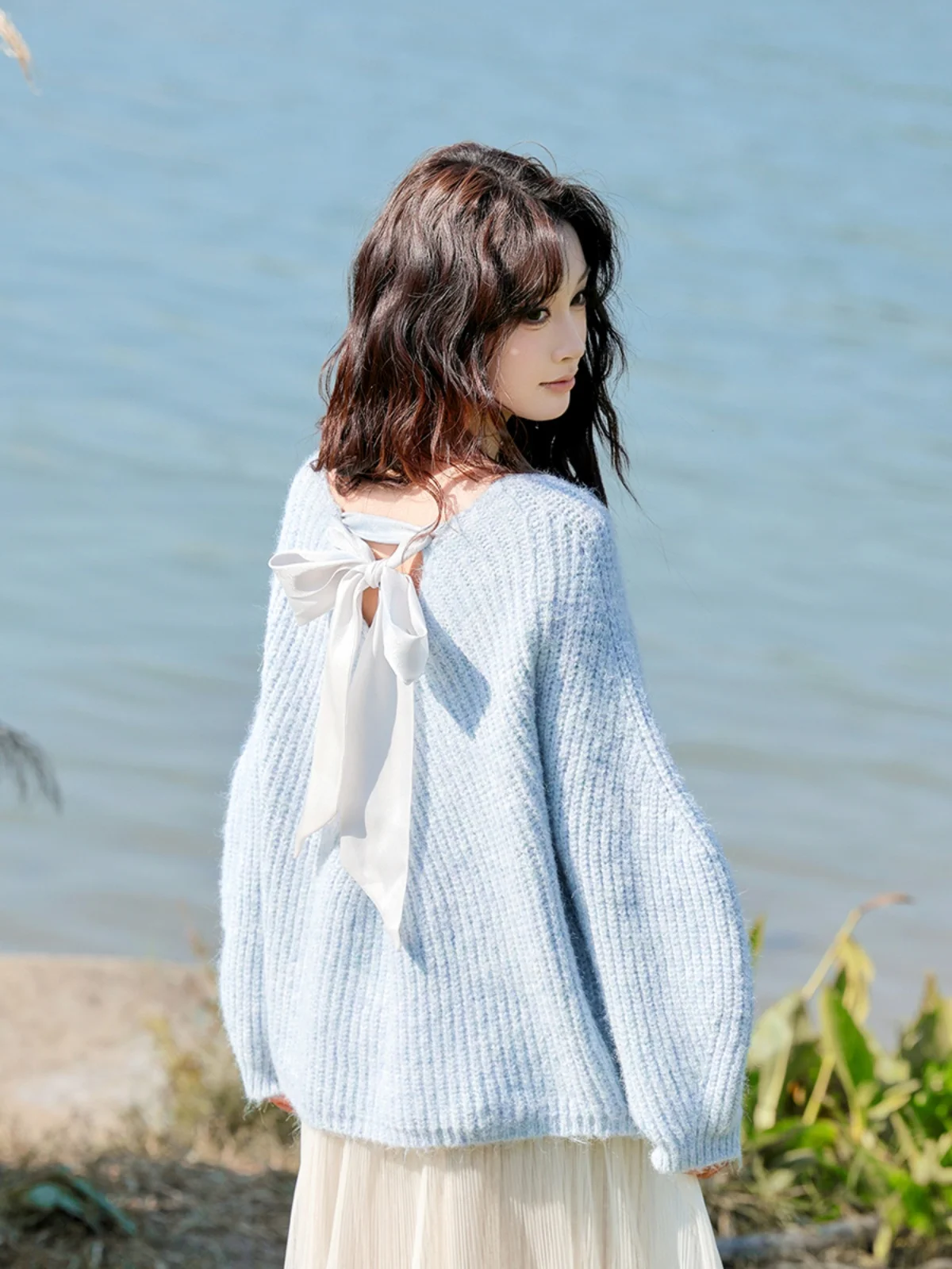 

Blue Hollow out Knitted Sweater with Big Bow on Ba Soft Cozy Korean Sle Women's Faion Spring New Lazy Sle V-Ne Long...