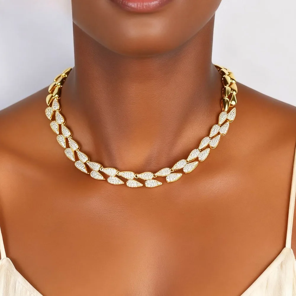 

New Trendy Street Hip-Hop Zircon-Encrusted Necklace, Unisex, Unique Instagram-Style Rap Jewelry Accessory.