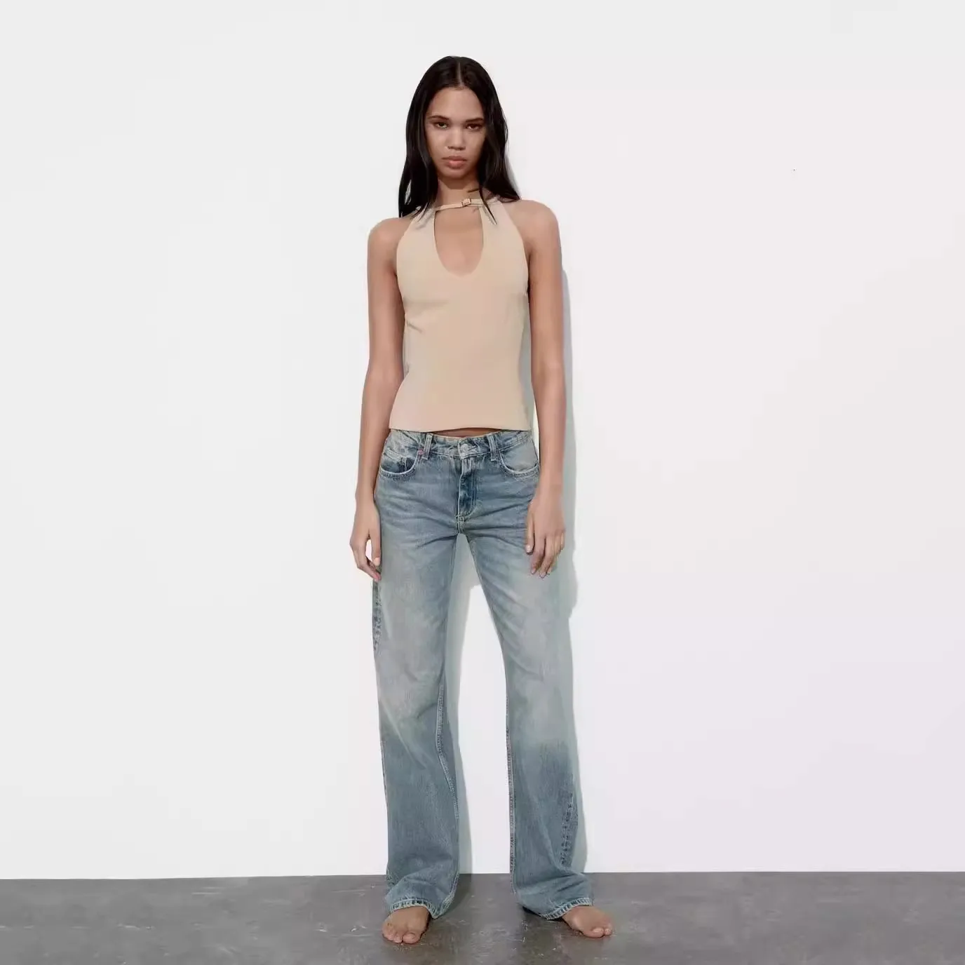 

Spring 2024 Women's Faion Slim Fit Neline Open Design Elastic Svel Top Ele Sle Pure Color Casual Wear