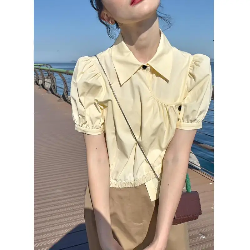 

Summer 2026 Women's ort Bubble Sve irt Thin Design Irregular Collar Pure Color Casual Faion Upper Apparel