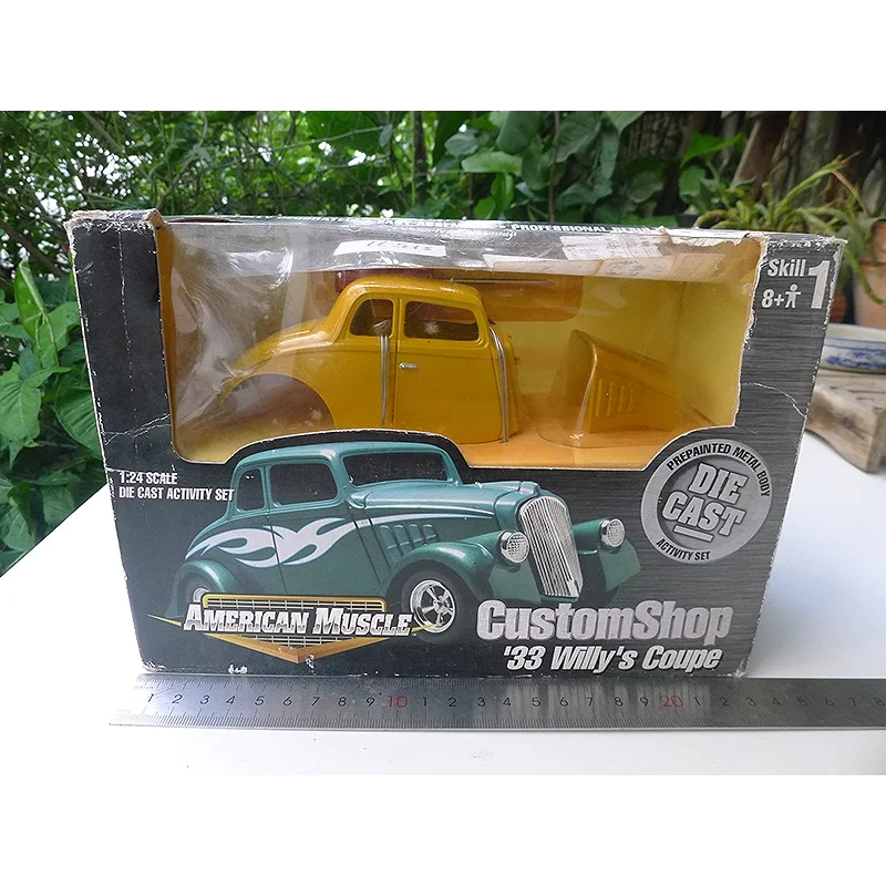 

Diecast ERTL 1:24 Scale 33 Willy's Coupe Alloy Car Assembly Model Collectible Toy Gift Souvenir Display Ornament