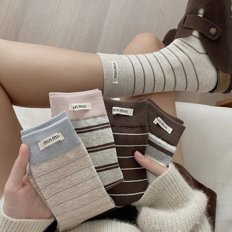 

Autumn Winter New Product Fashion Contrast Striped Cloth Label Women Boneless Pure Cotton Socks Sweet Girl Middle Socks 5pcs Set