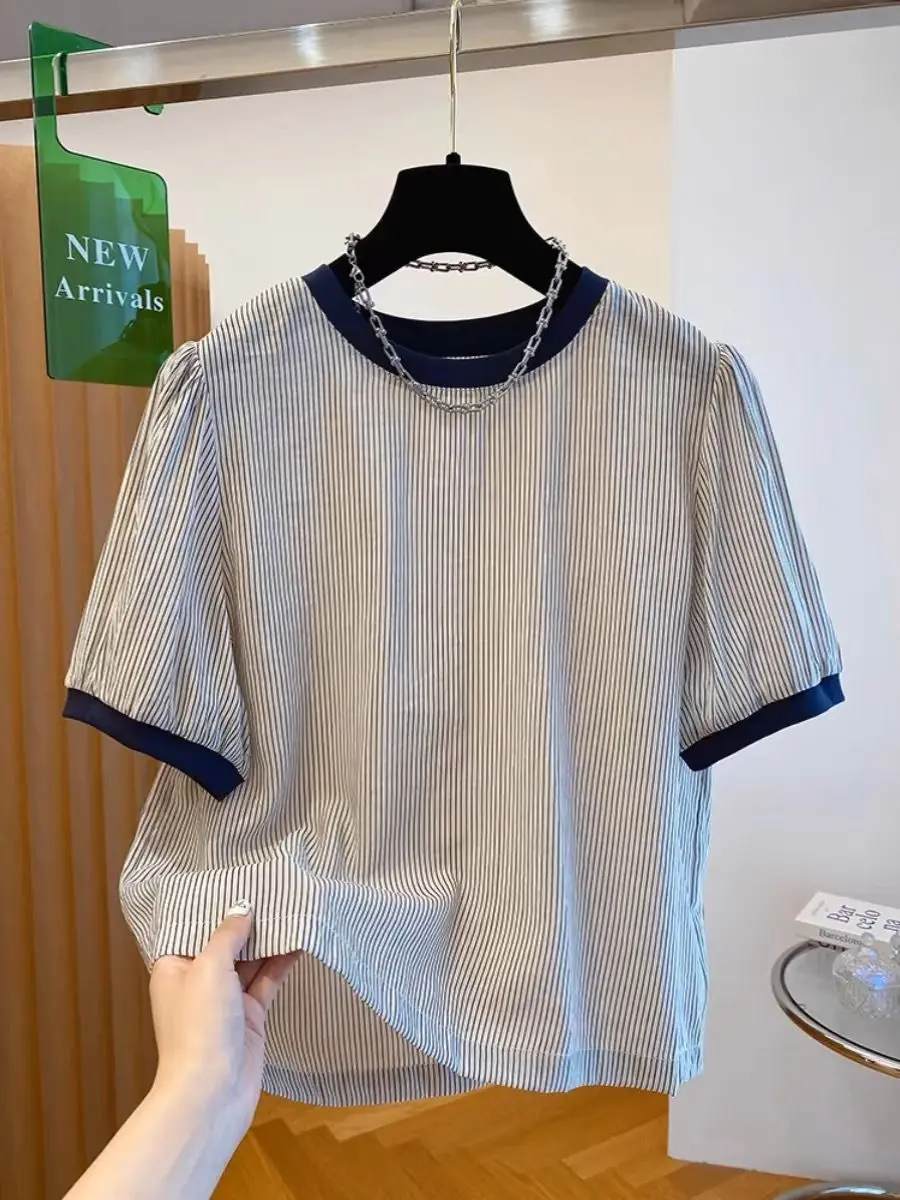 Nowa koszulka damska Ele Striped ort Sve na rok 2025, luźna, wyszczuplająca, codzienna bluzka w stylu koreańskim, okrągły dekolt, odprowadzająca pot, idealna na lato.