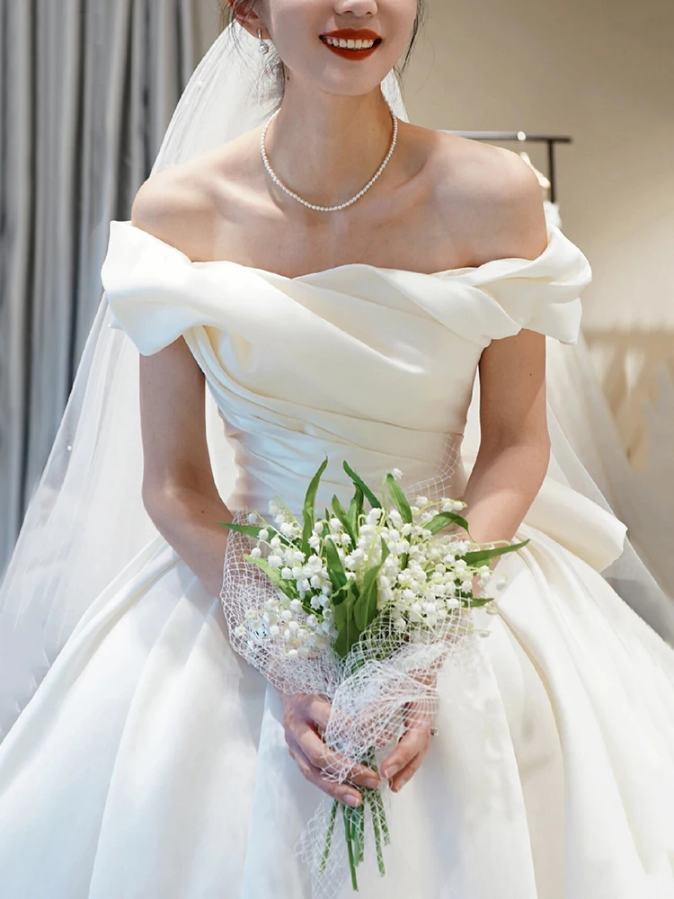 فستان زفاف بسيط وأنيق بكتف واحد من الساتان للعرائس ذوات المقاسات الكبيرة، فستان زفاف على الطراز الكوري مع ذيل طويل للحفلات ال...