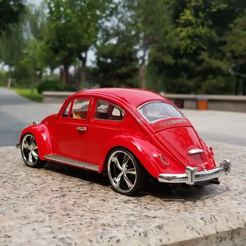 1:24 Volkswagen Beetle Classic Car Diecast Alloy Metal Toy Vehicles Car Model High Simulation Collection Childrens Toy Gift