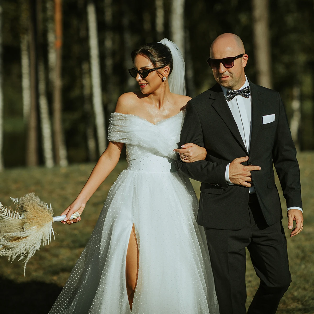 

Polka Dot Tulle Off Shoulder High Split Bridal Gowns Customized Simple Ivory Ruched Romantic A Line Wedding Dress With Train