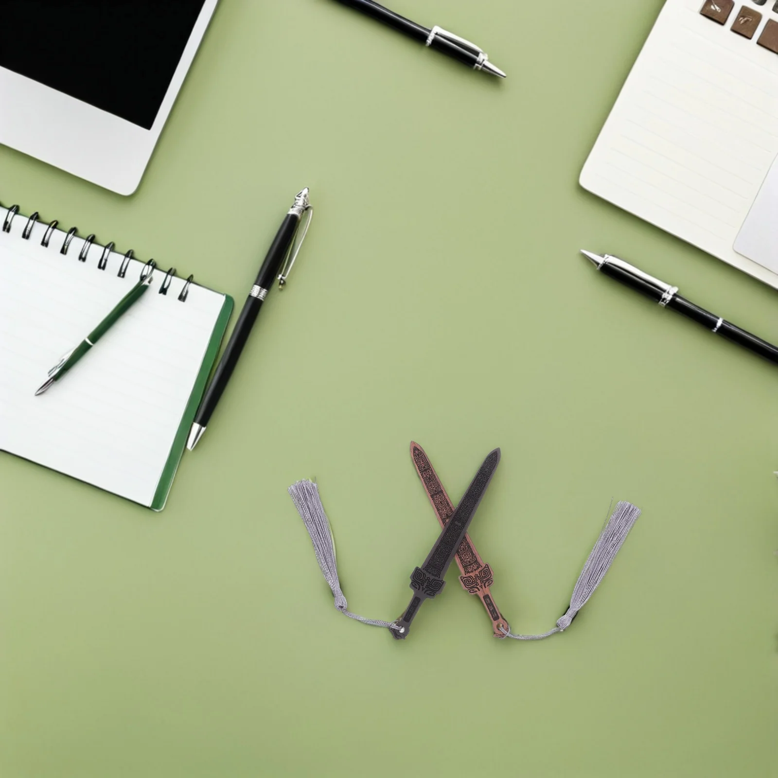 

4Pcs Chinese Style Wood Sword Bookmarks Tassel Vintage Retro Book Mark Creative Sword Charm Pendant Reading Gift