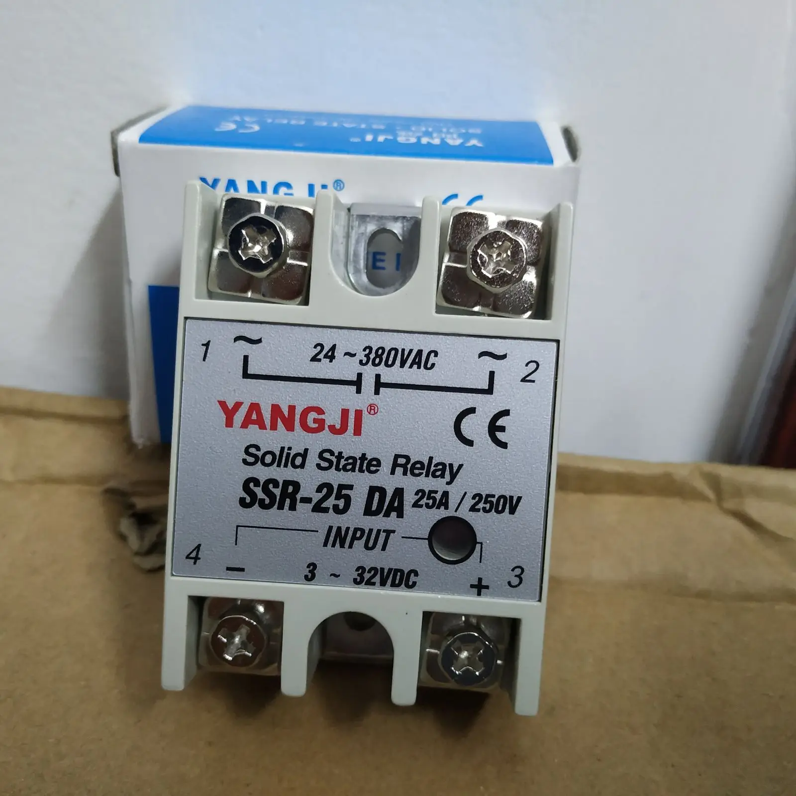 

Yang relay YANGJI single-phase AC solid state relay SSR-25DA load 25A