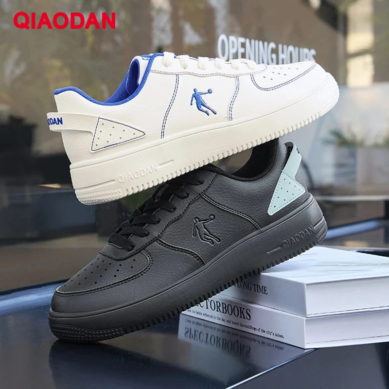 

Мужские кроссовки QIAODAN цвета слоновой кости, 2025, классические легкие инкапсулированные водонепроницаемые мягкие дышащие туфли для скейтбординга XM2590550F