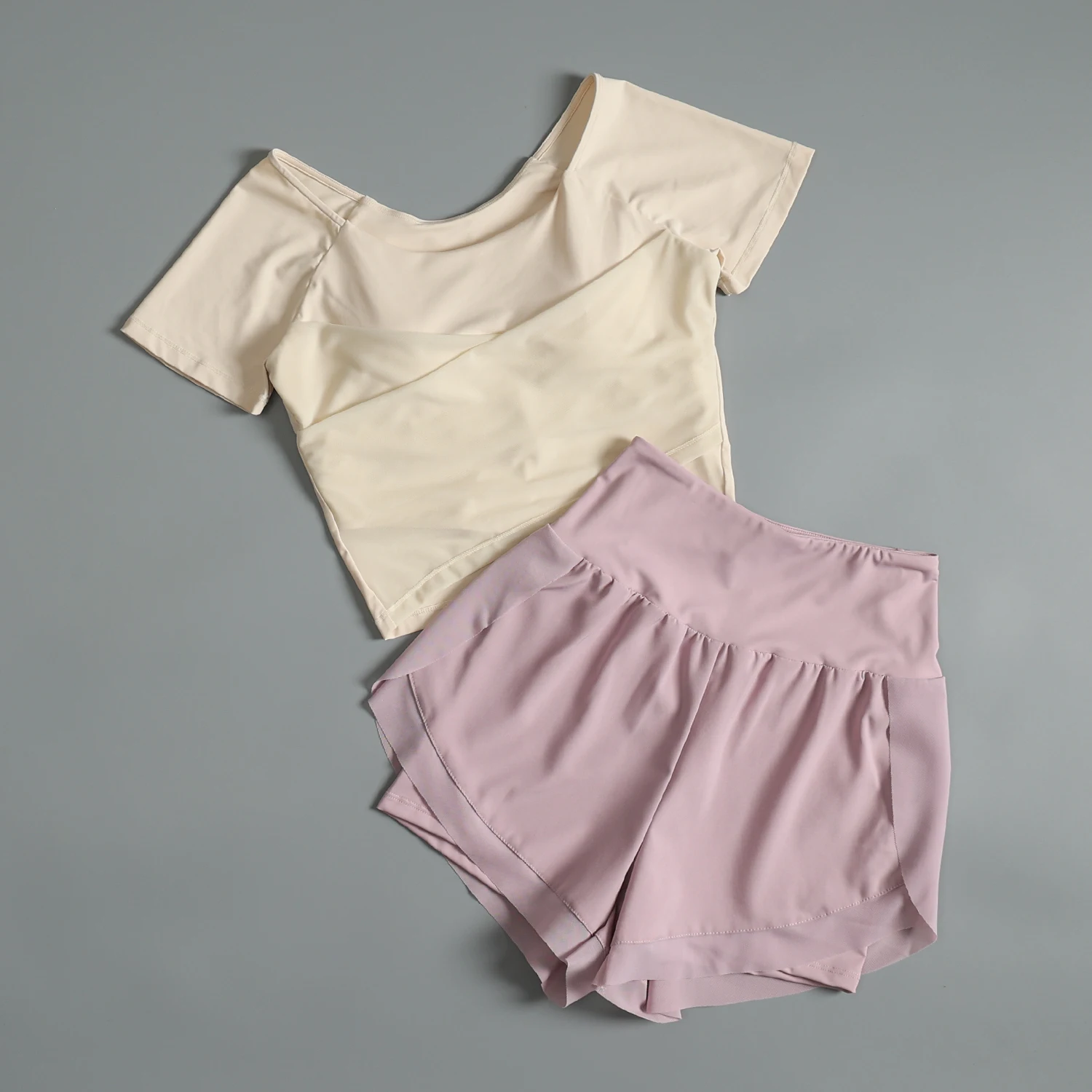 

Женский фитнес-костюм летом 2024, новый стиль, йога, тренировка, с короткими рукавами, модная спортивная одежда для бега, скоростная сушка