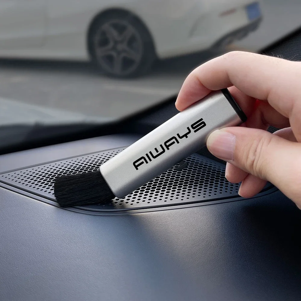 For Aiways U5 PRO SE Bj U6 U7 Ion RG Nathalie 2020 2021 2022 Car Air Vent Outlet Retractable Cleaning Brush Interior Accessories