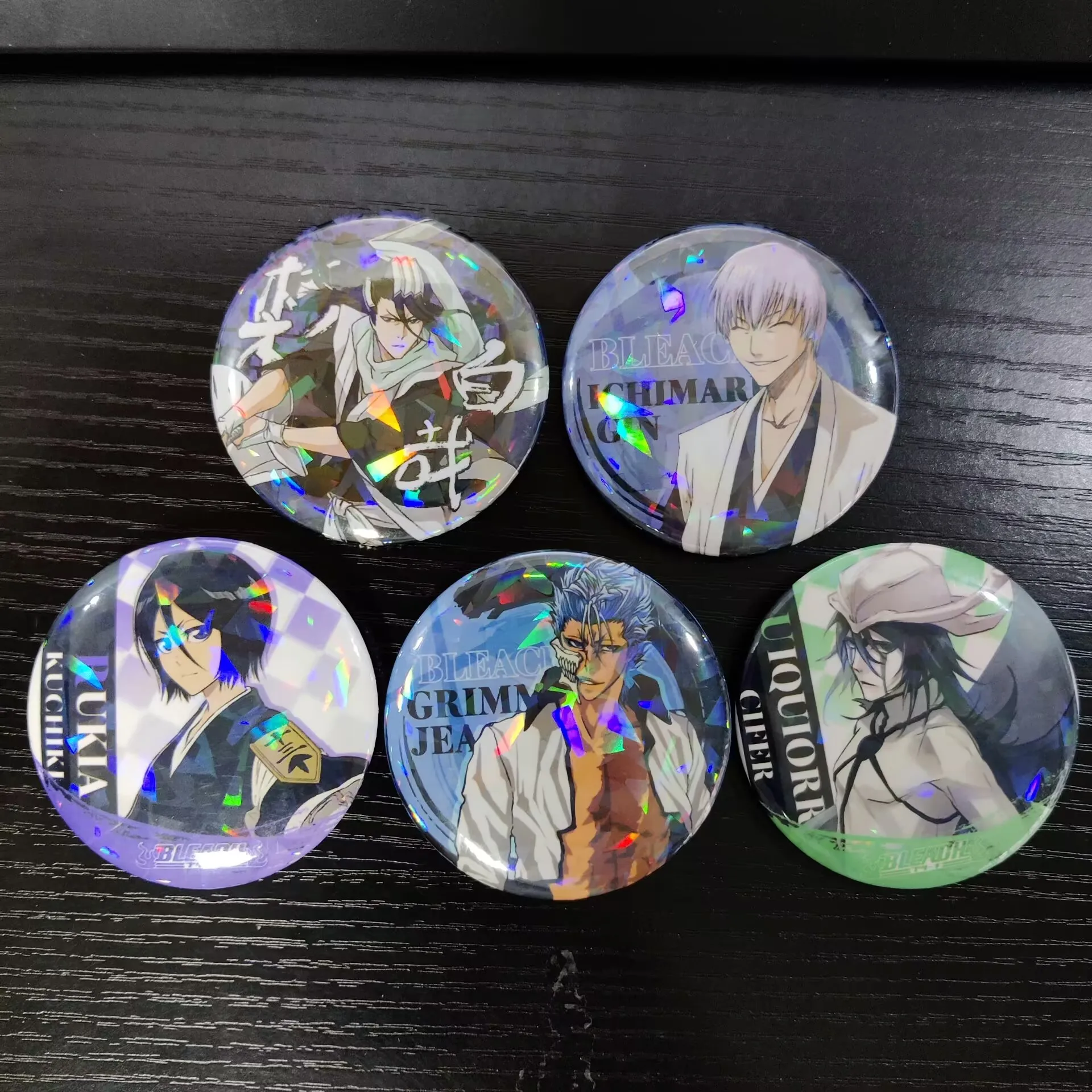 

Japan Hot Anime BLEACH Figures Kuchiki Byakuya Ichimaru Gin Aizen Sousuke Cosplay Metal Badge Bag Pins Fans Christmas Gift