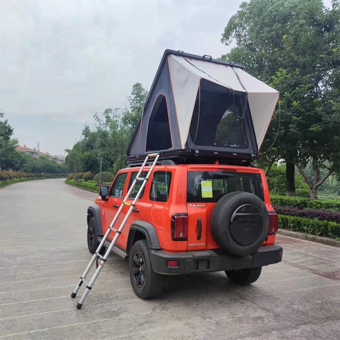 2023 New Arrivals ODM/OEM 4X4 Triangle Rooftop Tent Aluminium Car Camping tent Carrooftoptent